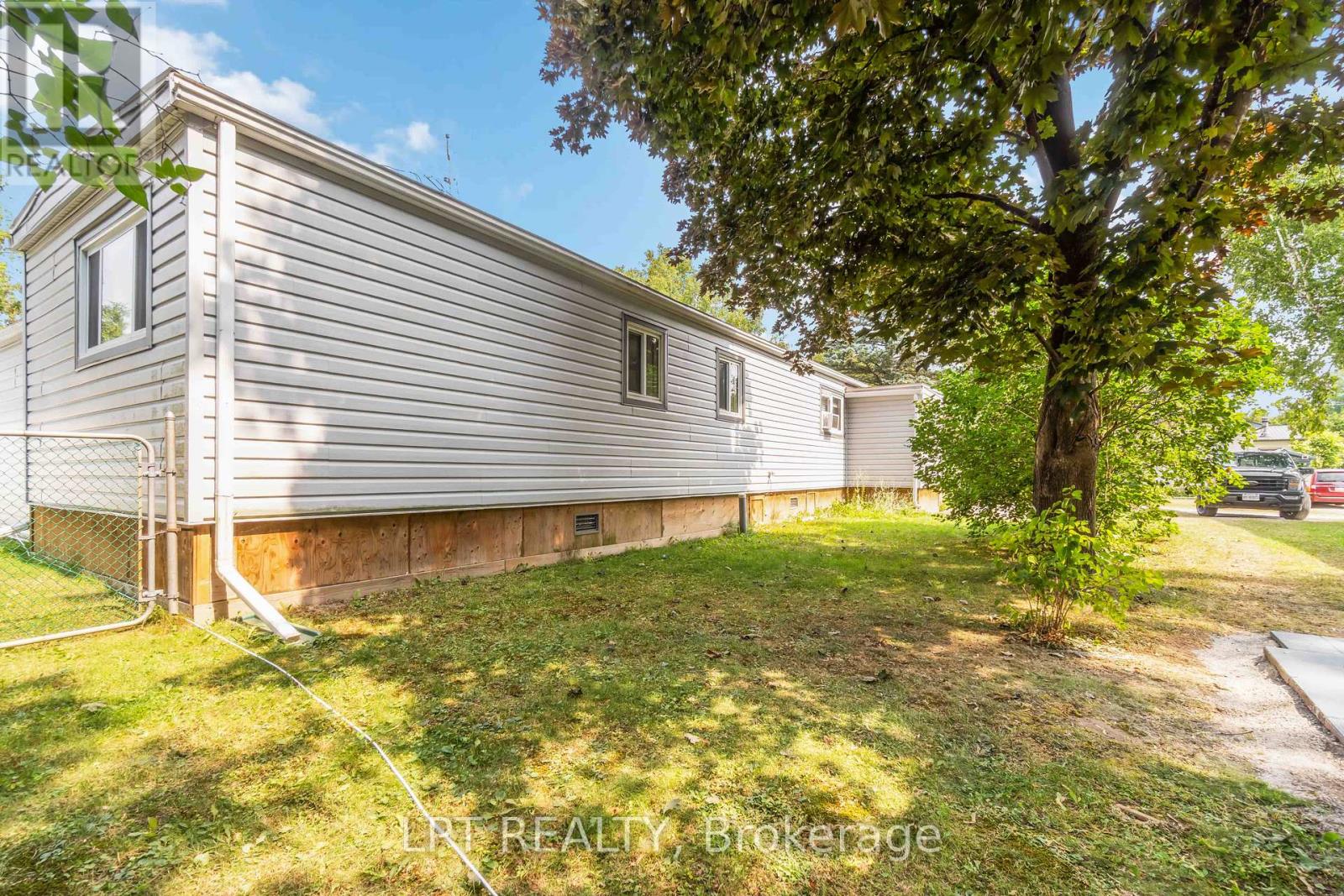 105 - 26 Salmon Side Road, Rideau Lakes, Ontario  K7A 4S5 - Photo 29 - X12337039