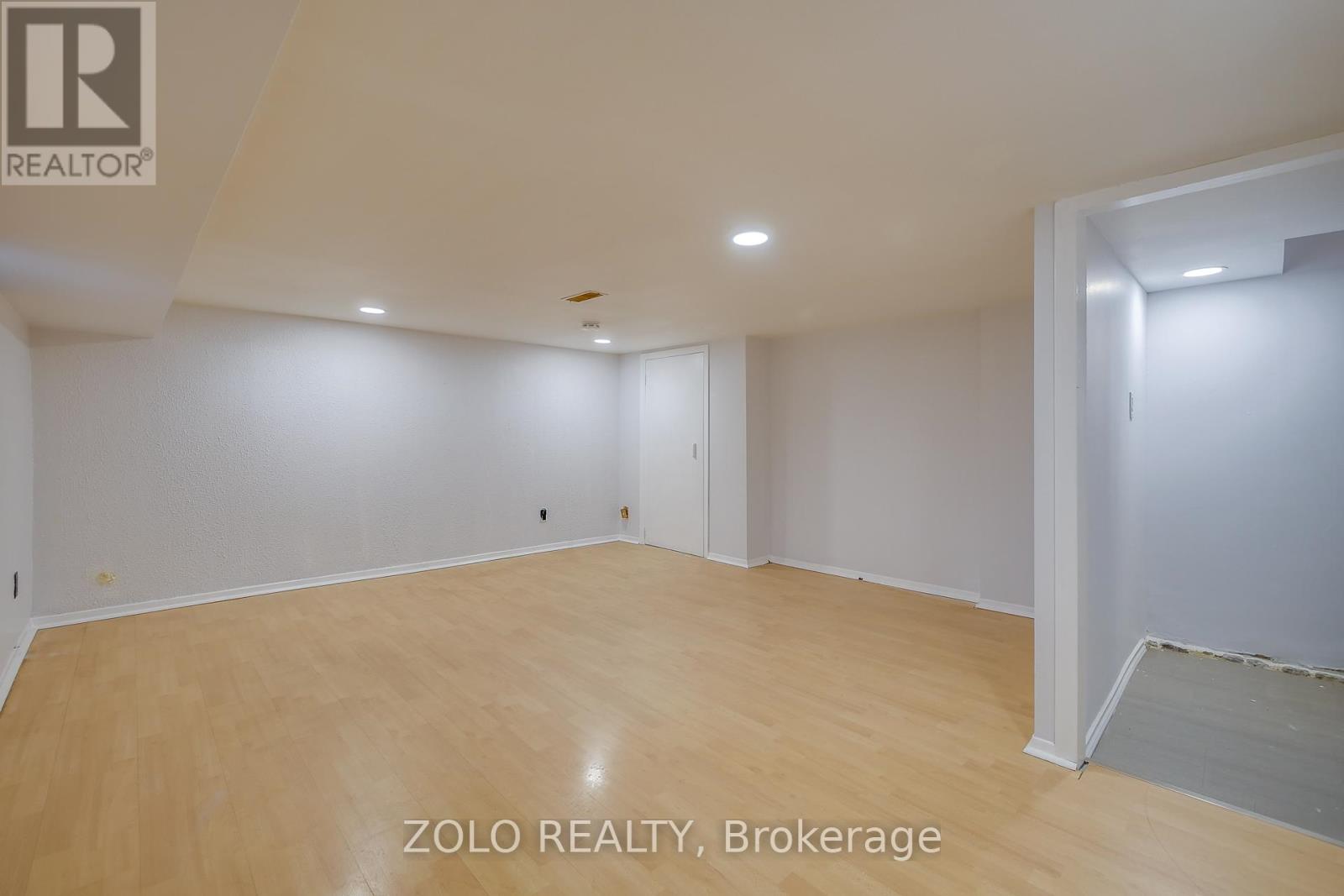 8 Crewe Avenue, Toronto, Ontario M4C 2J1 - Photo 17 - E12339017