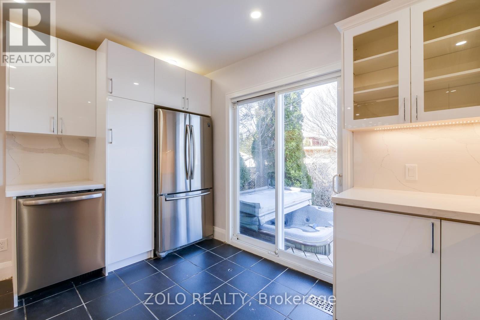 8 Crewe Avenue, Toronto, Ontario M4C 2J1 - Photo 8 - E12339017