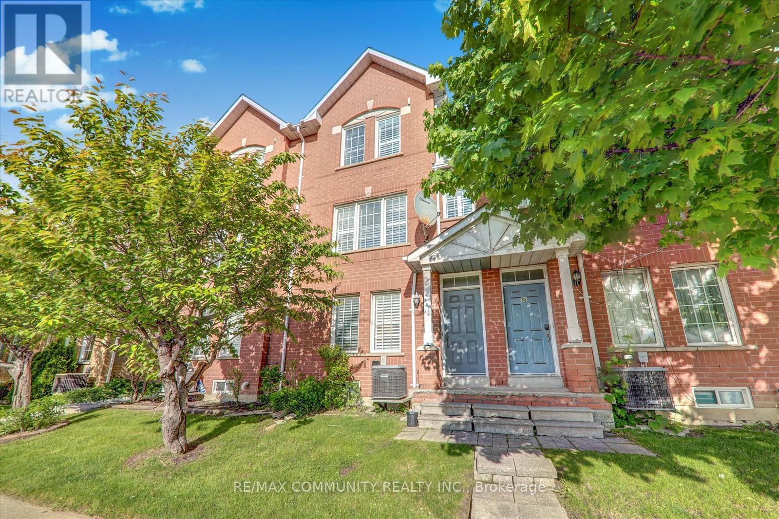 Property at 63 - 2758 EGLINTON AVENUE E image 2