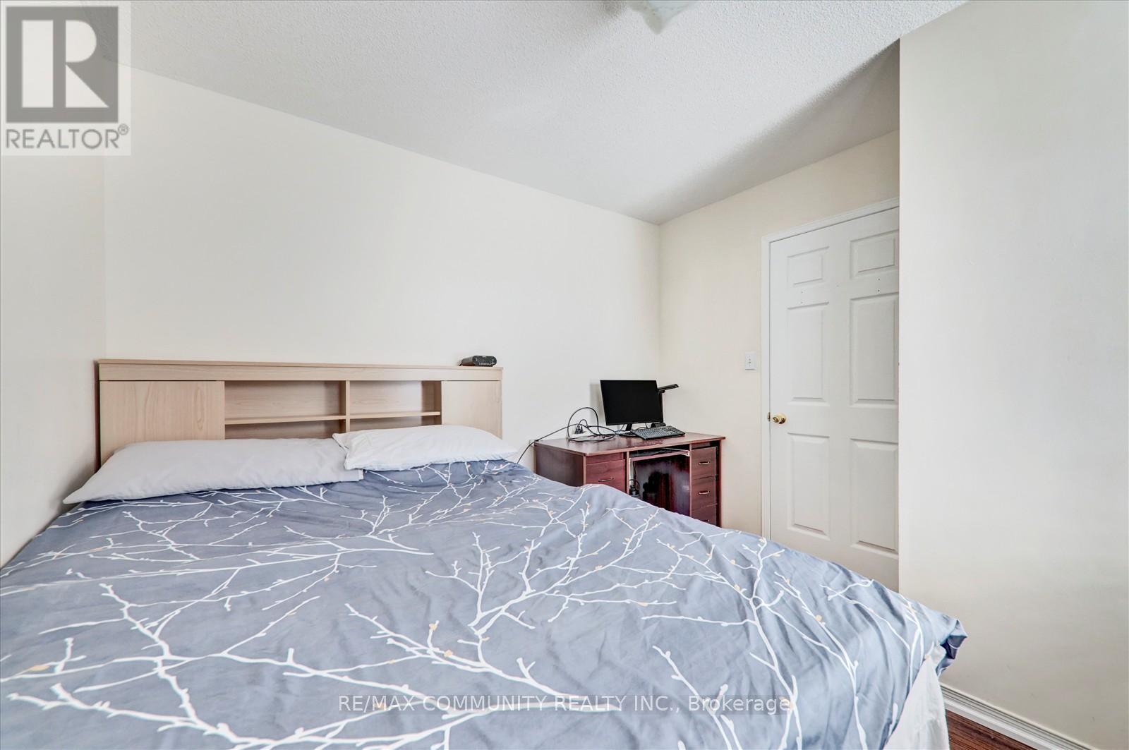 Property at 63 - 2758 EGLINTON AVENUE E image 5