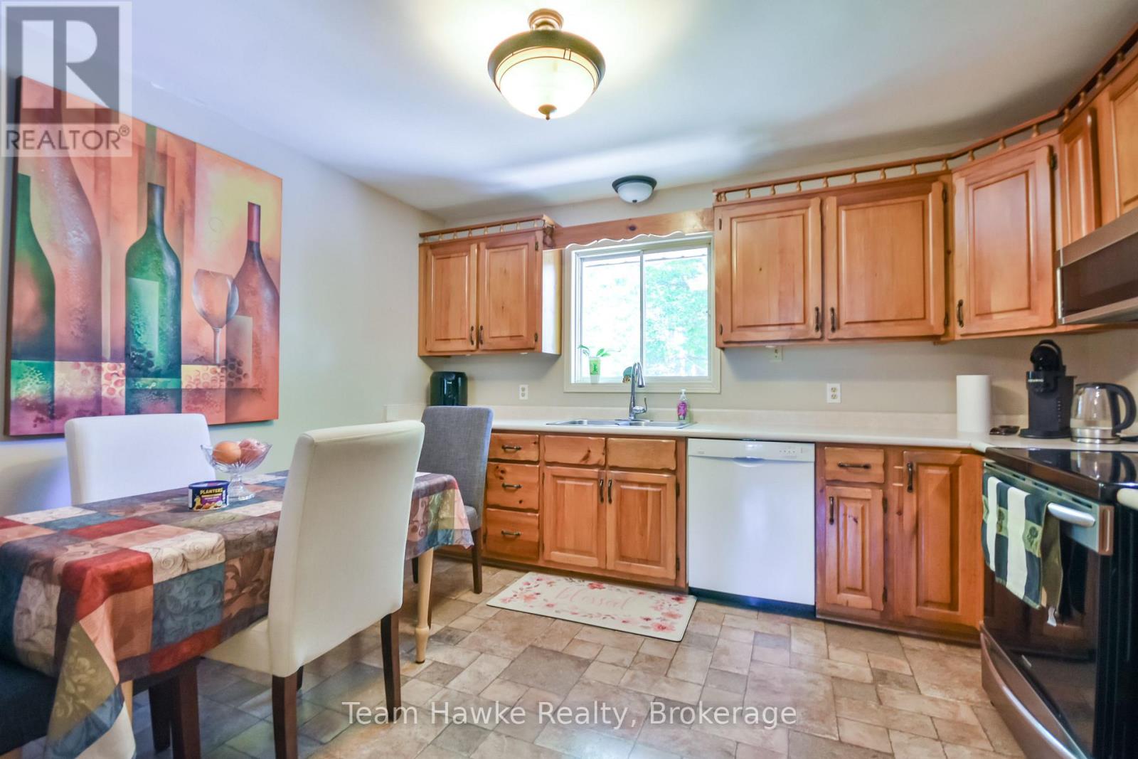 40 St. Laurent Boulevard, Tiny, Ontario  L9M 0J2 - Photo 11 - S12339097