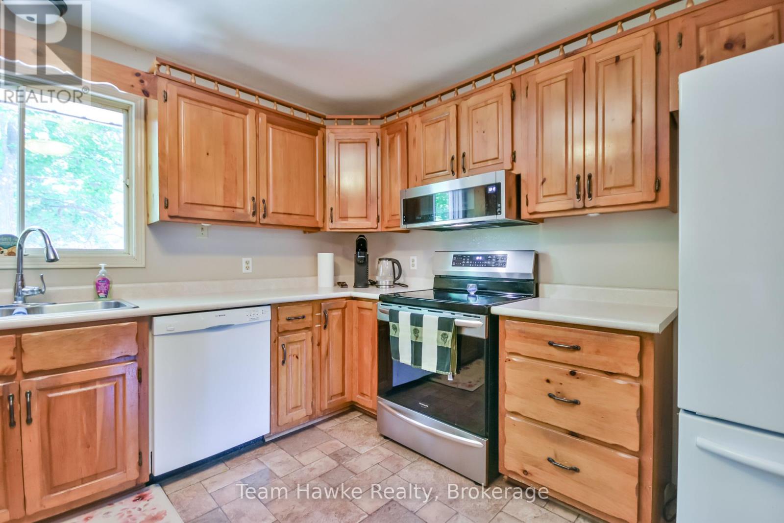 40 St. Laurent Boulevard, Tiny, Ontario  L9M 0J2 - Photo 14 - S12339097