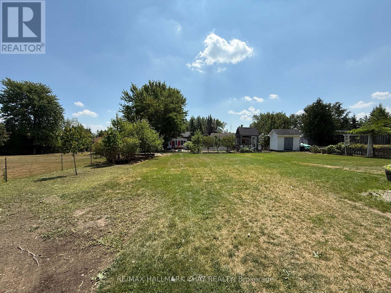 1047(B) Larch Street, Innisfil, Ontario  L0L 1R0 - Photo 9 - N12338930