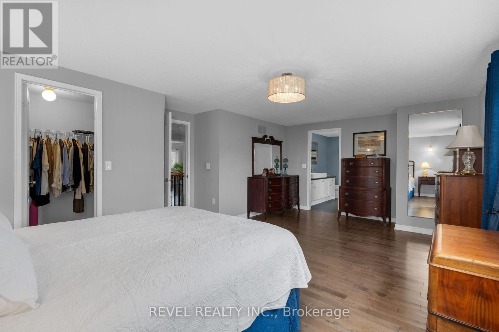 1058 Muriel Street, Innisfil (Alcona), Ontario  L9S 4W7 - Photo 14 - N12339015
