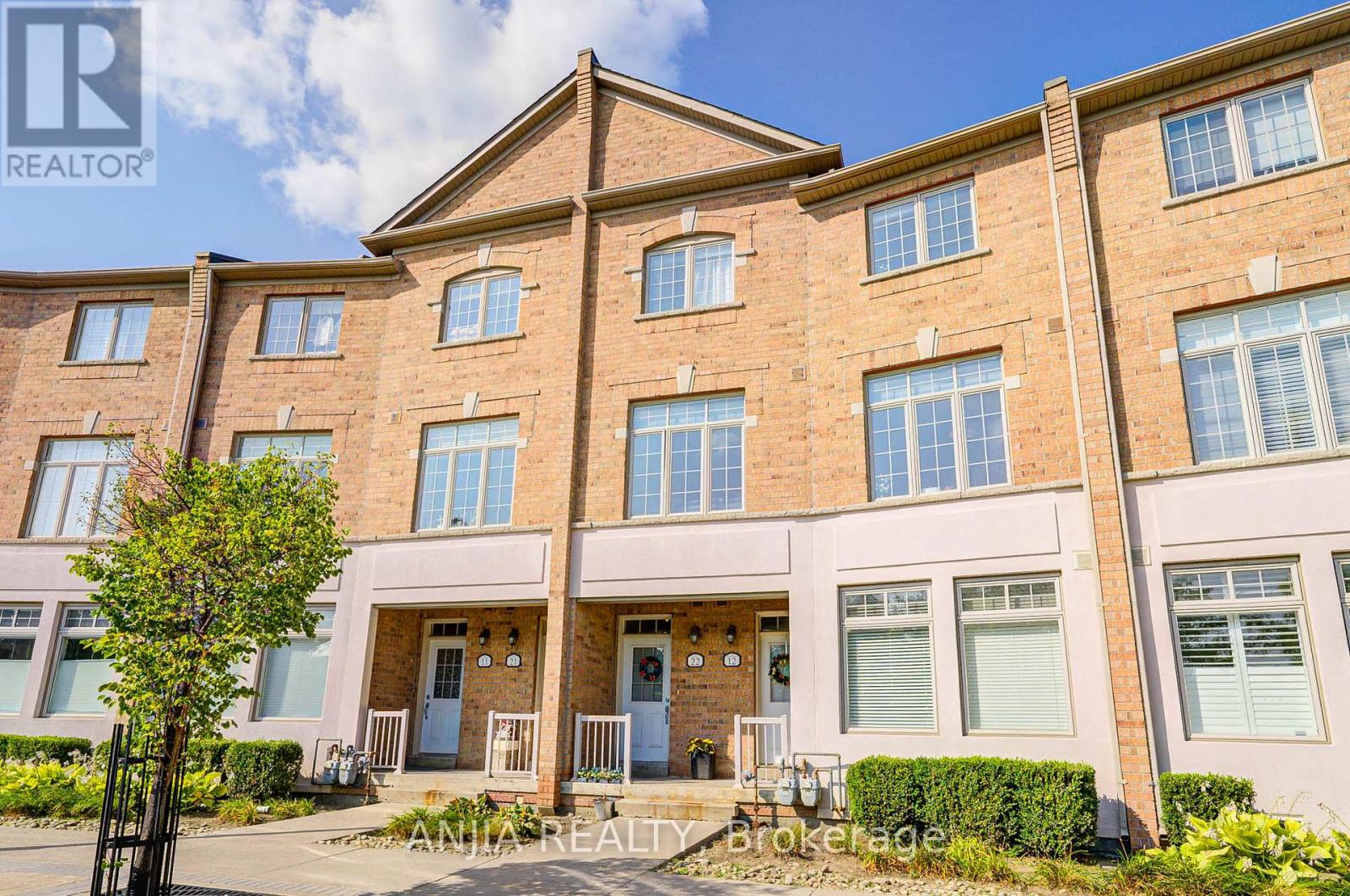 Property at 22 - 30 GREENSBOROUGH VILLAGE CIRCLE image 2