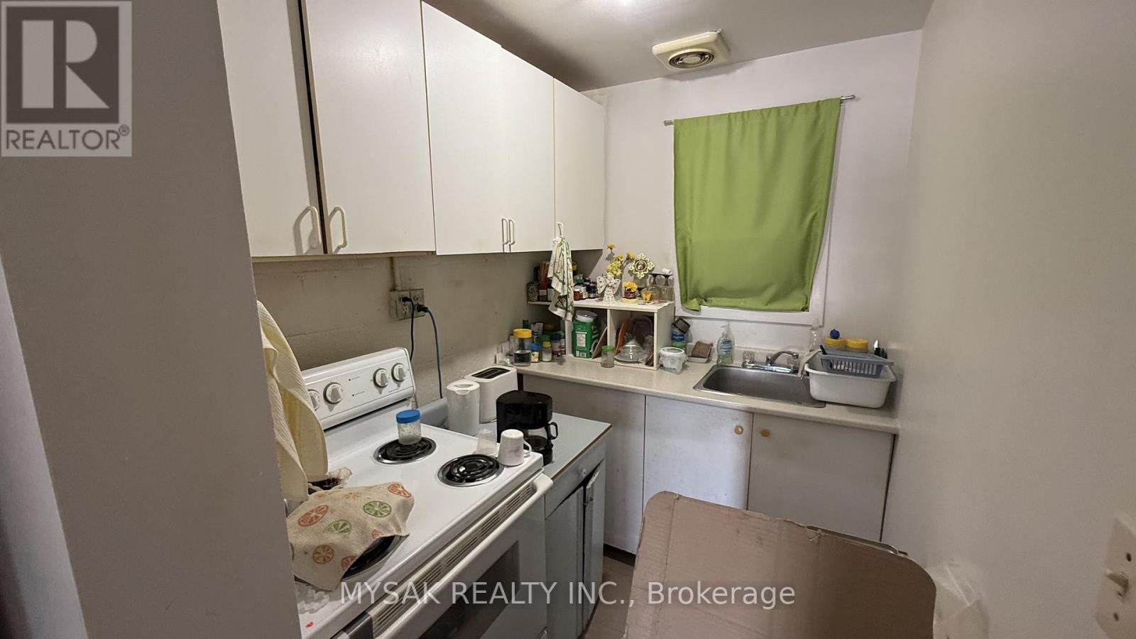 560 West Street, Orillia, Ontario  L3V 5H6 - Photo 7 - S12338961