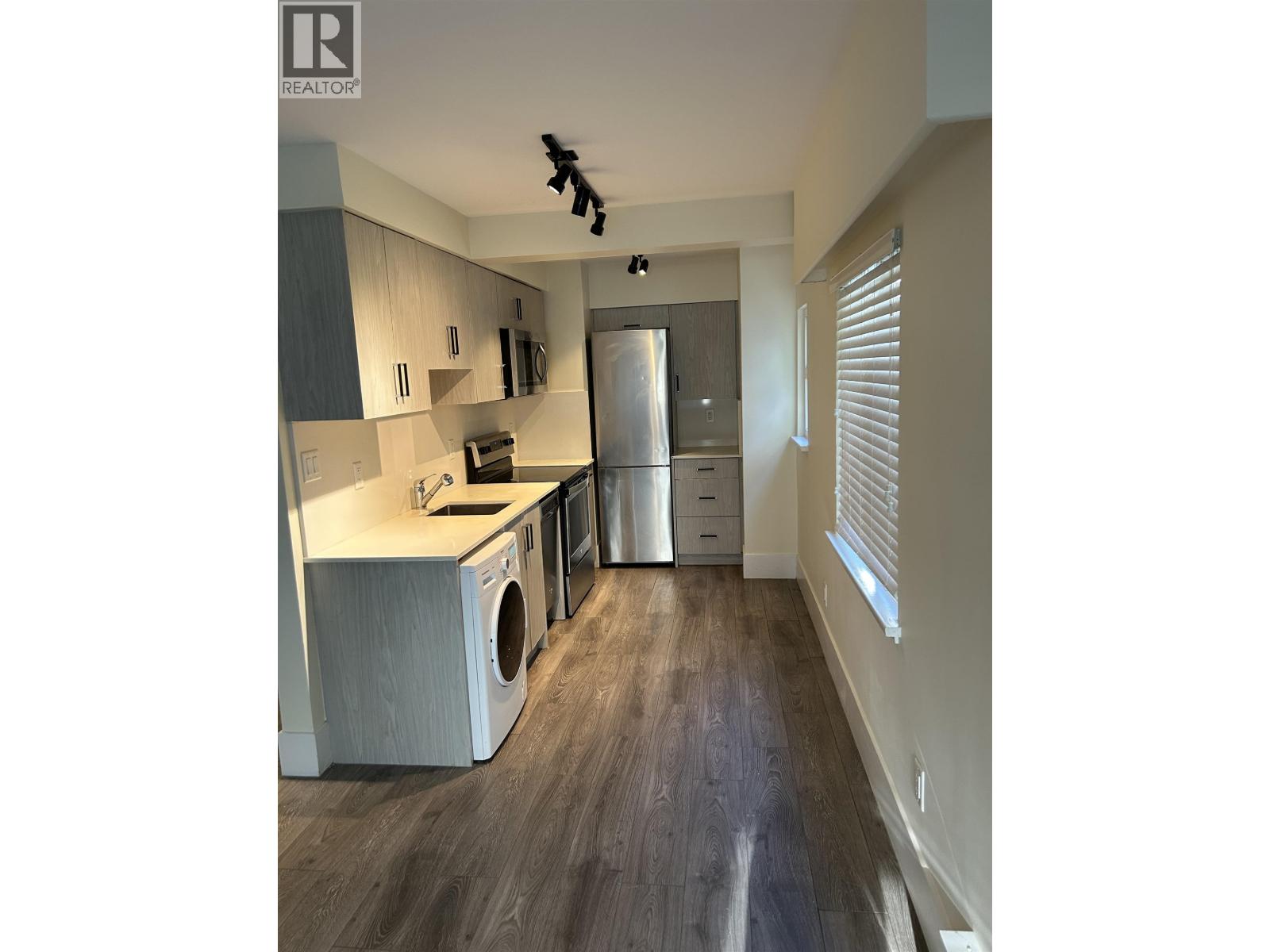 8687 Selkirk Street, Vancouver, British Columbia  V6P 4J2 - Photo 3 - C8071366