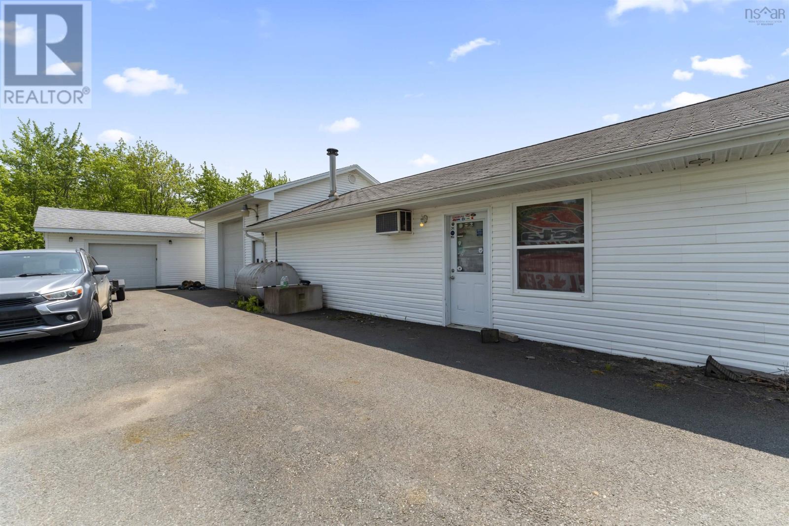 953 Highway 2, Elmsdale, Nova Scotia  B2S 1M6 - Photo 17 - 202514264