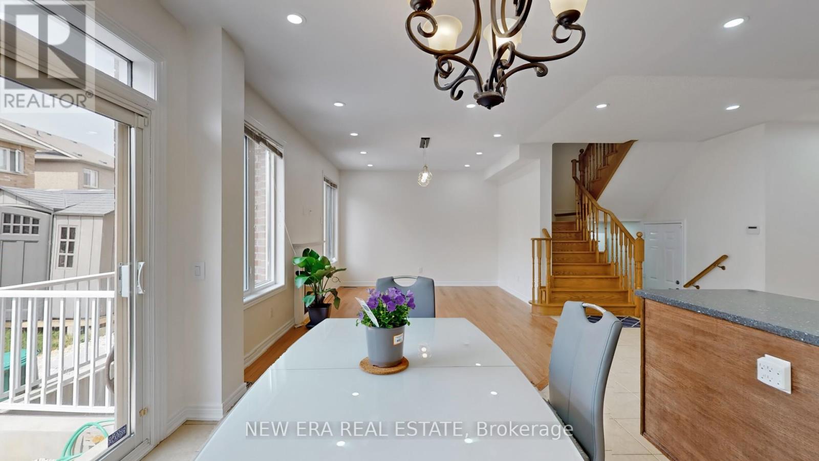 26 Openbay Gardens, Brampton, Ontario  L6R 0V4 - Photo 19 - W12339041