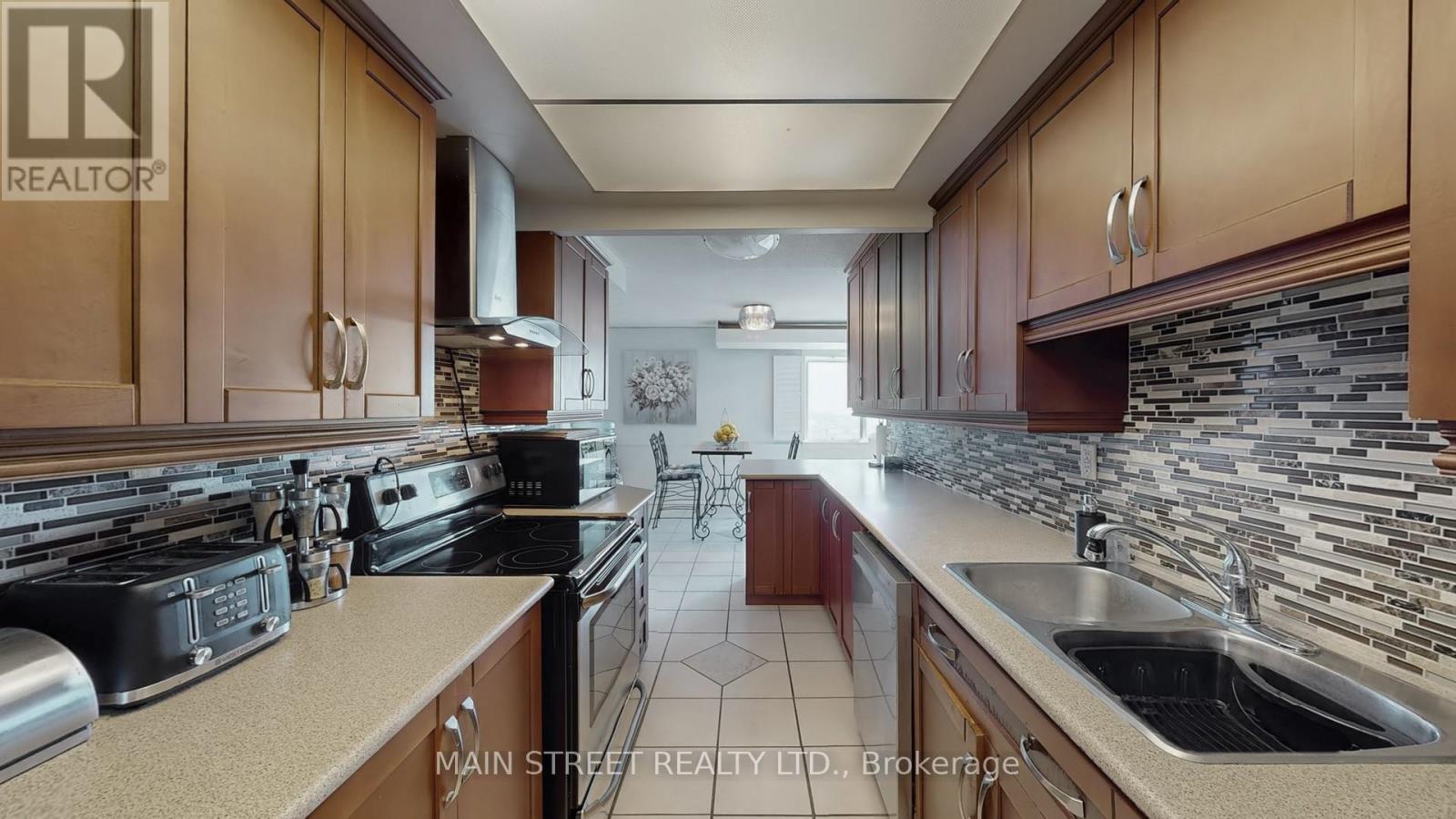2502 - 3100 Kirwin Avenue, Mississauga, Ontario  L5A 3S6 - Photo 11 - W12339046