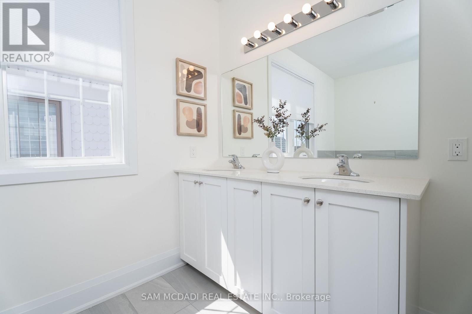 1949 Barbertown Road, Mississauga, Ontario  L5M 2G9 - Photo 32 - W12339049