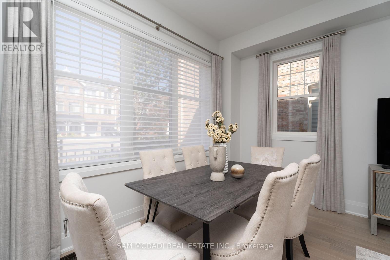 1949 Barbertown Road, Mississauga, Ontario  L5M 2G9 - Photo 7 - W12339049