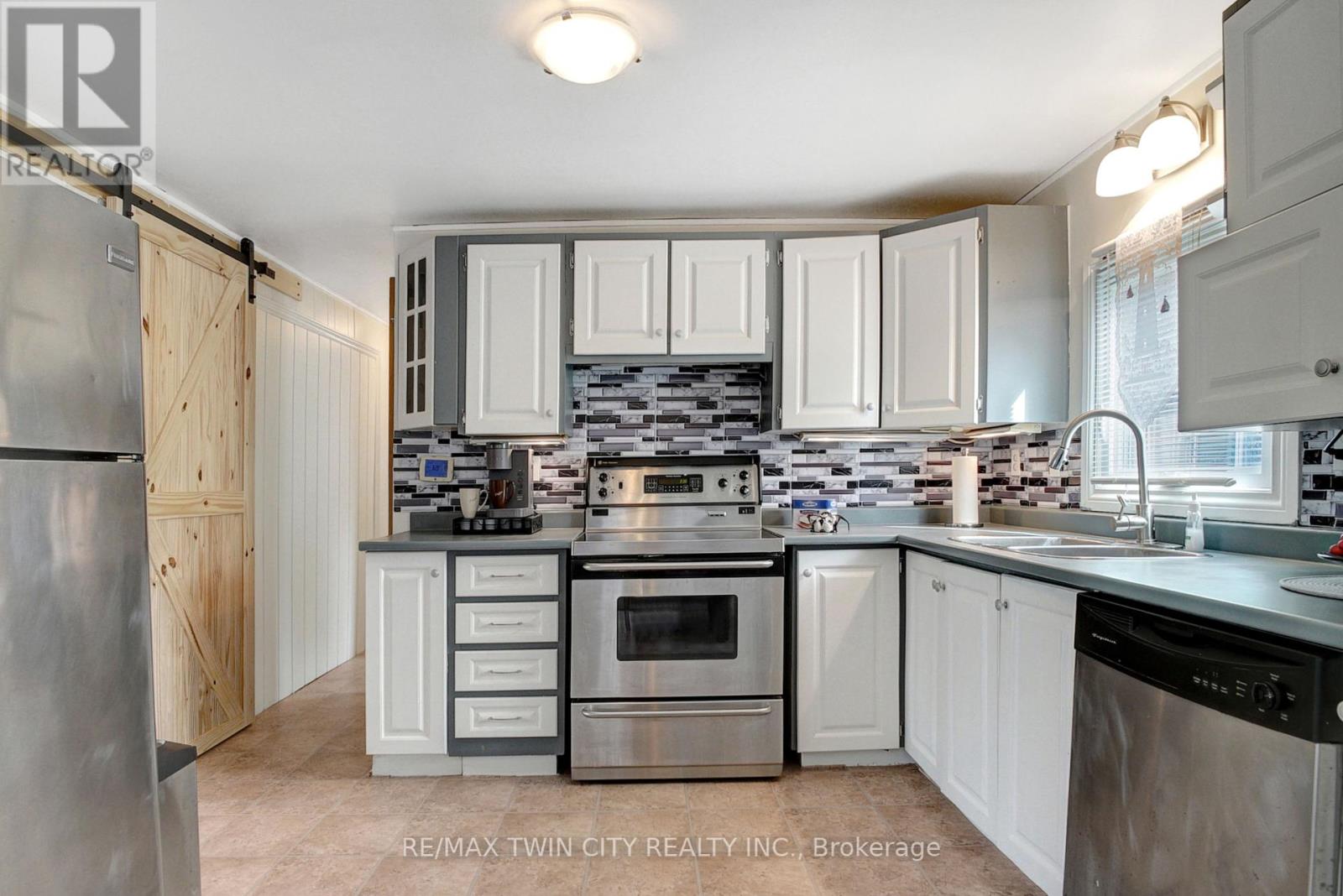 81 - 1294 8th Concession Road W, Hamilton, Ontario  N0B 2J0 - Photo 4 - X12338913