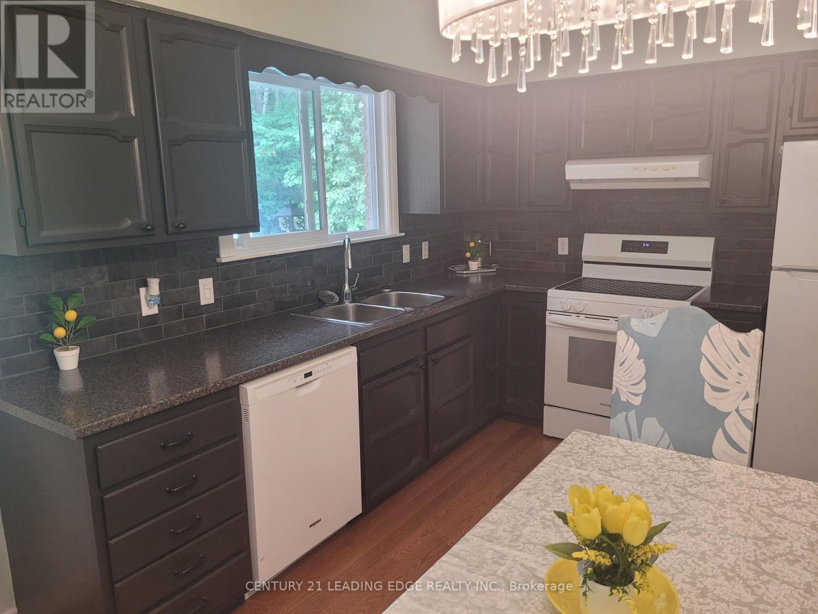 19 Forest Hill Road, Bancroft, Ontario  K0L 1C0 - Photo 7 - X12339047