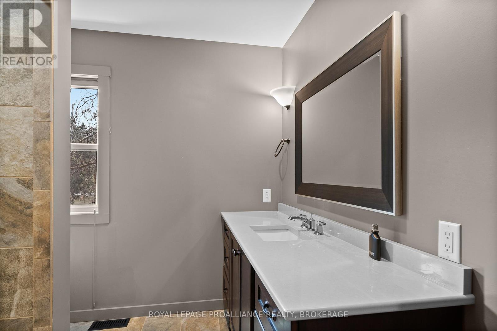 199 & 213 Leone's Cove Lane, Frontenac Islands, Ontario  K0H 2Y0 - Photo 13 - X12339274