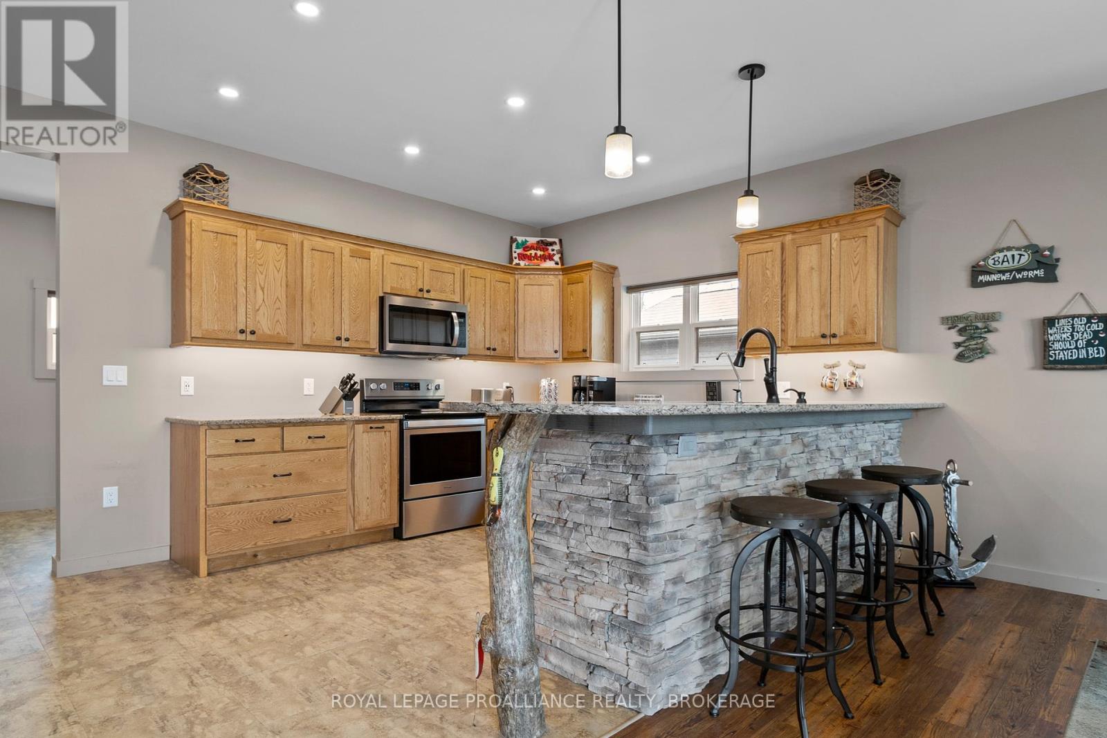 199 & 213 Leone's Cove Lane, Frontenac Islands, Ontario  K0H 2Y0 - Photo 3 - X12339274