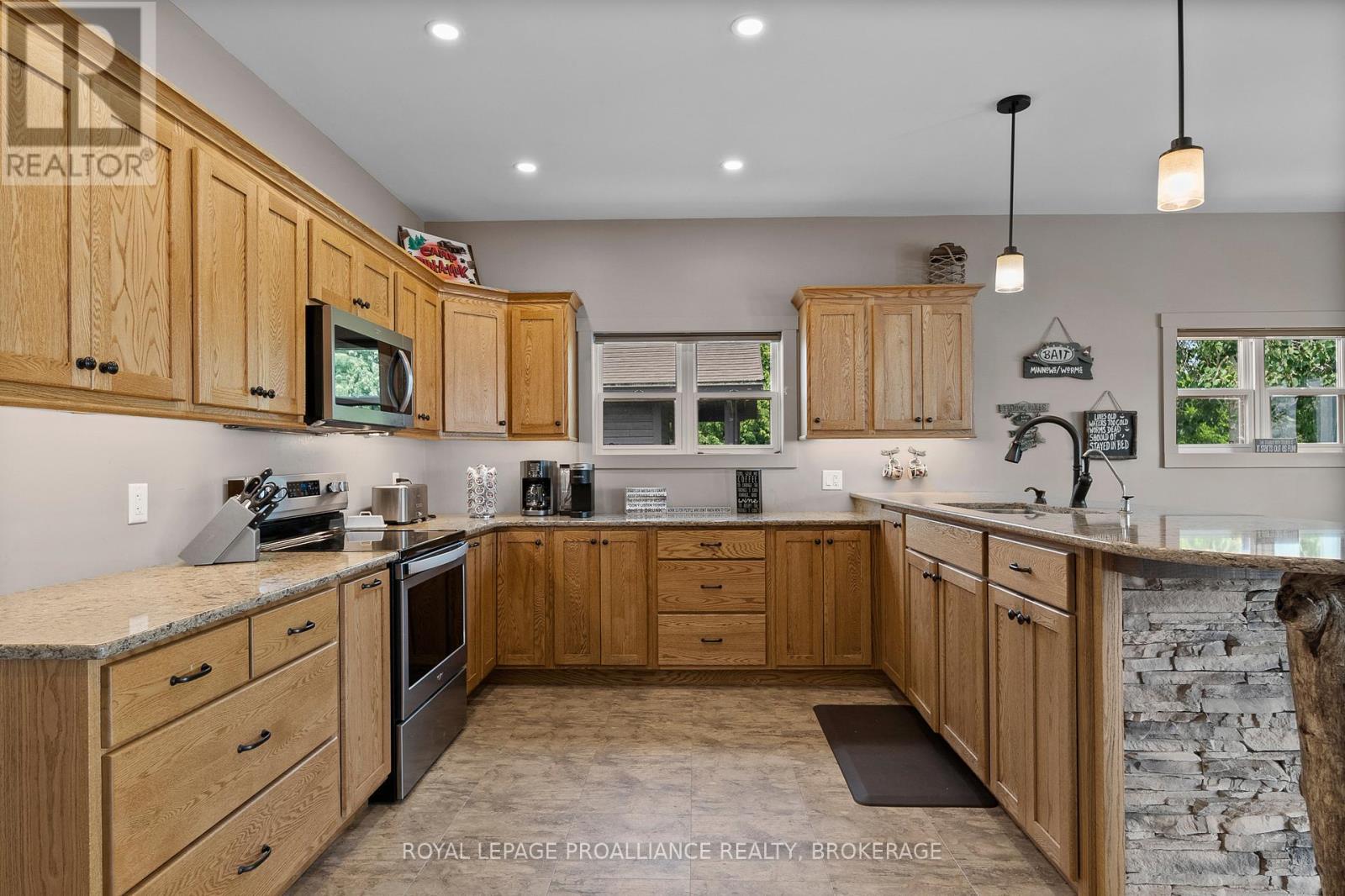 199 & 213 Leone's Cove Lane, Frontenac Islands, Ontario  K0H 2Y0 - Photo 4 - X12339274