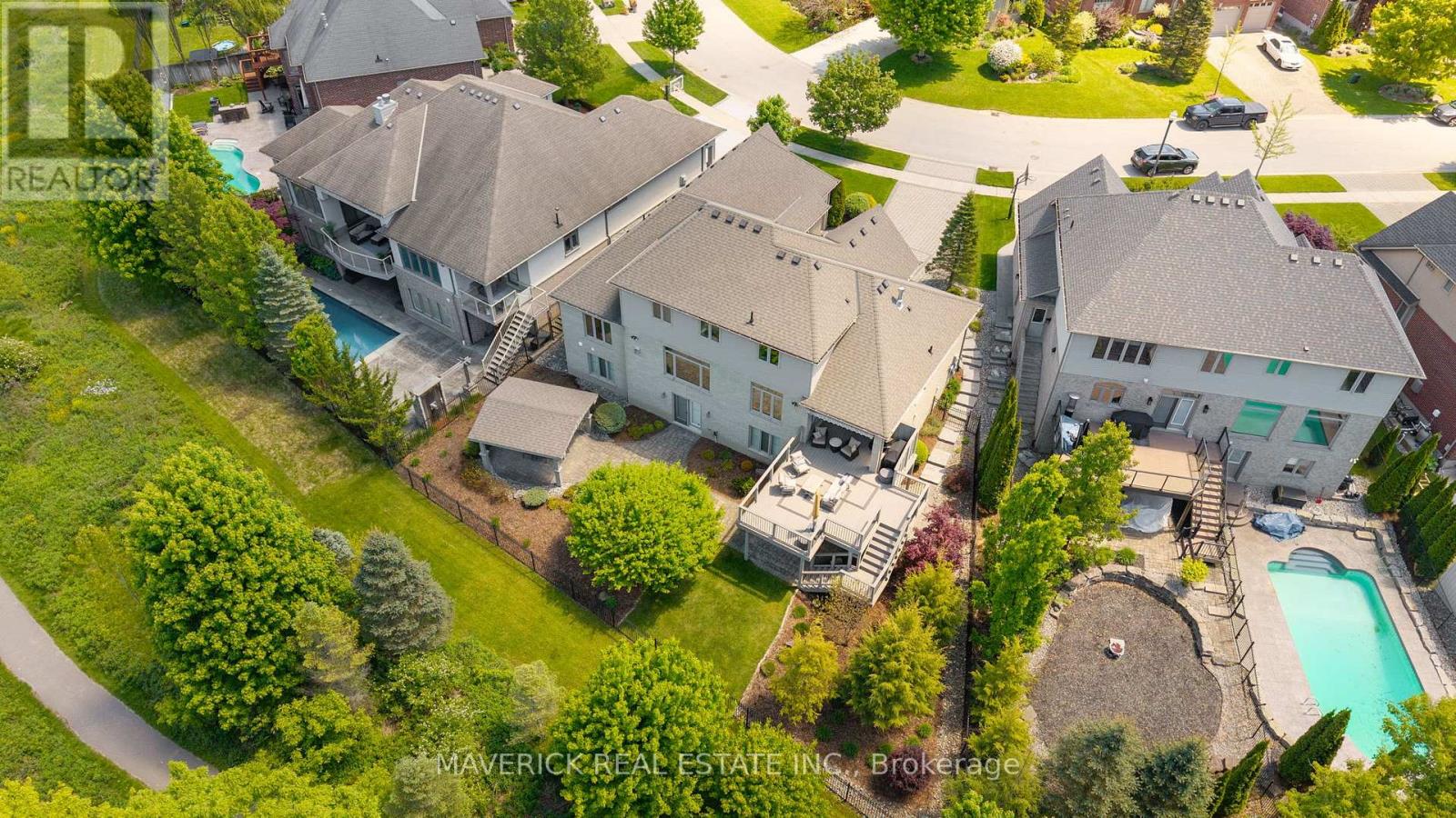 Property at 1924 RIVERBEND ROAD image 2