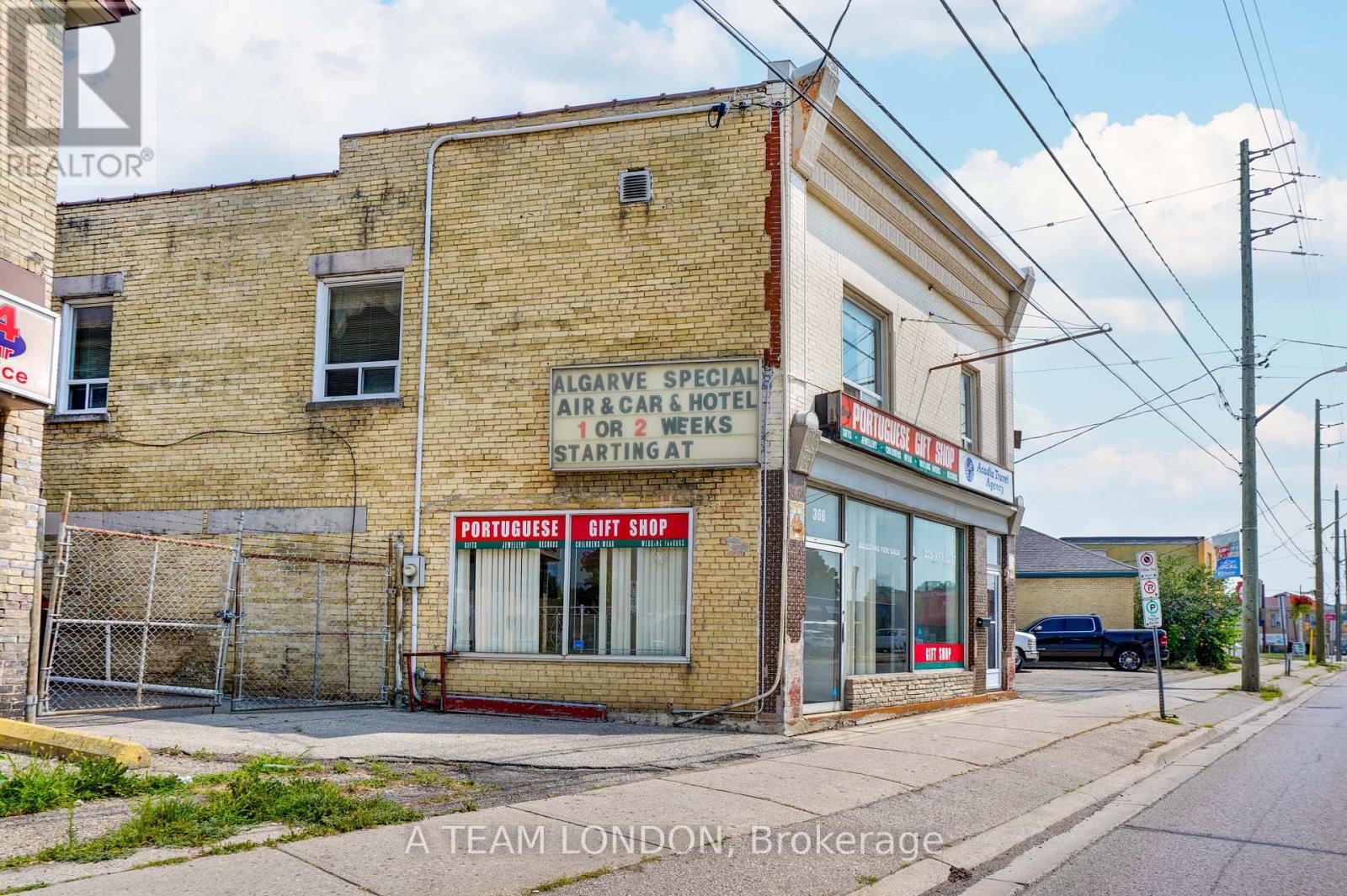366 Hamilton Road, London East, Ontario  N5Z 1R5 - Photo 3 - X12339162
