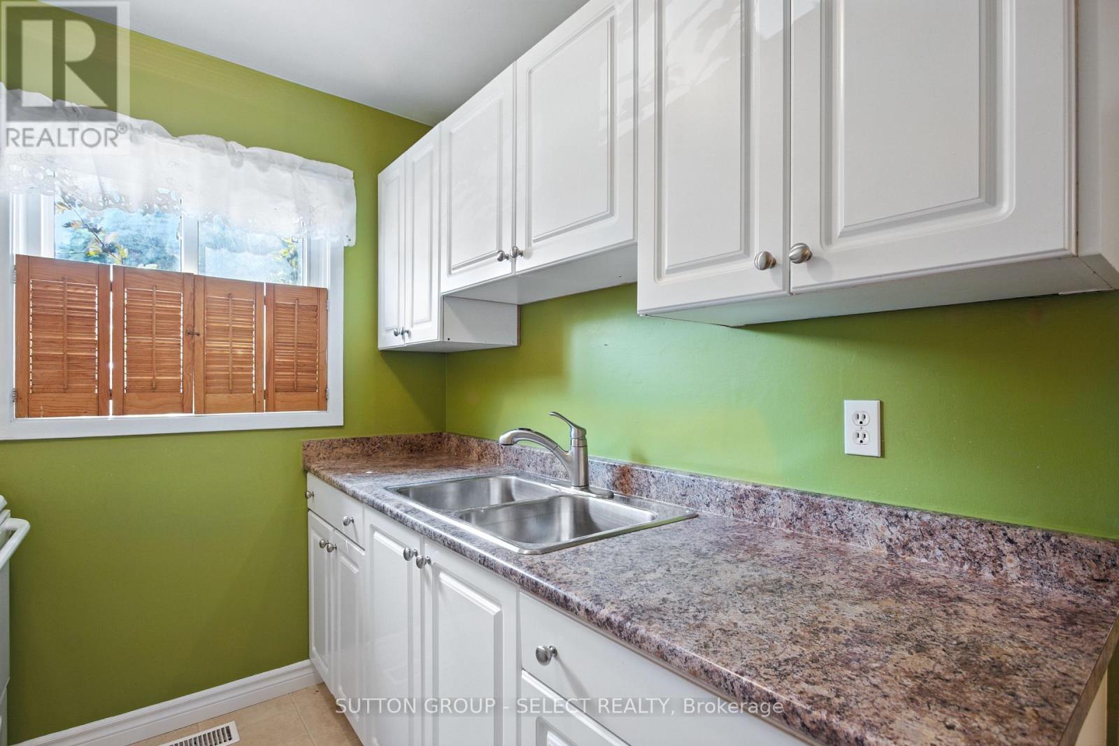121 - 166 Southdale Road W, London South, Ontario  N6J 2J1 - Photo 8 - X12339208