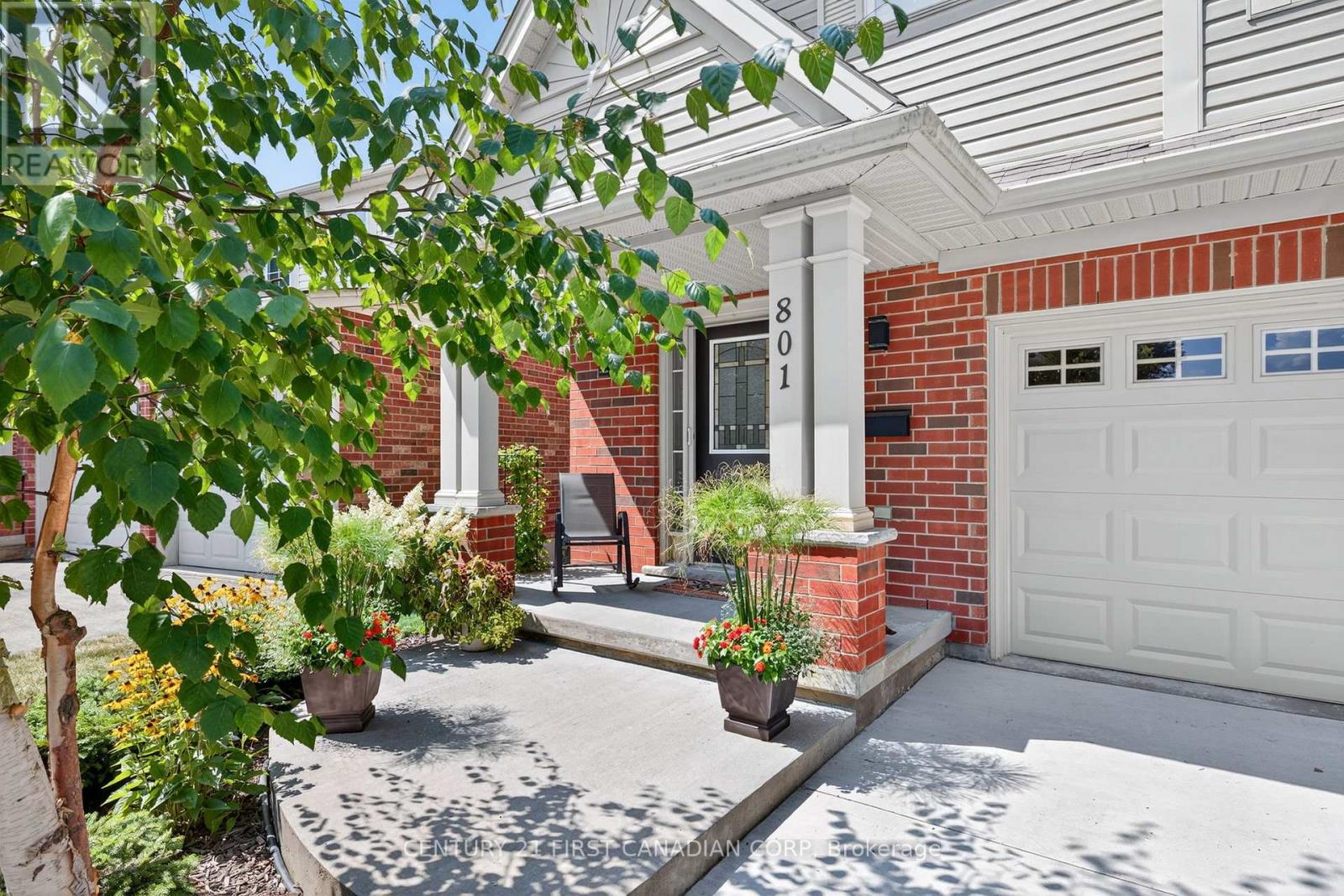 801 North Leaksdale Circle, London South, Ontario  N6M 1L9 - Photo 3 - X12339237