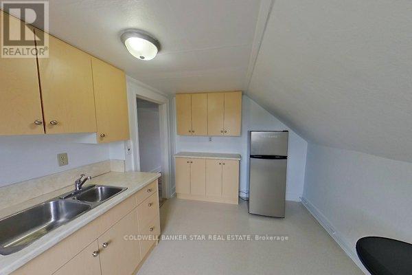UPPER - 82 ONTARIO STREET S, Lambton Shores, Ontario