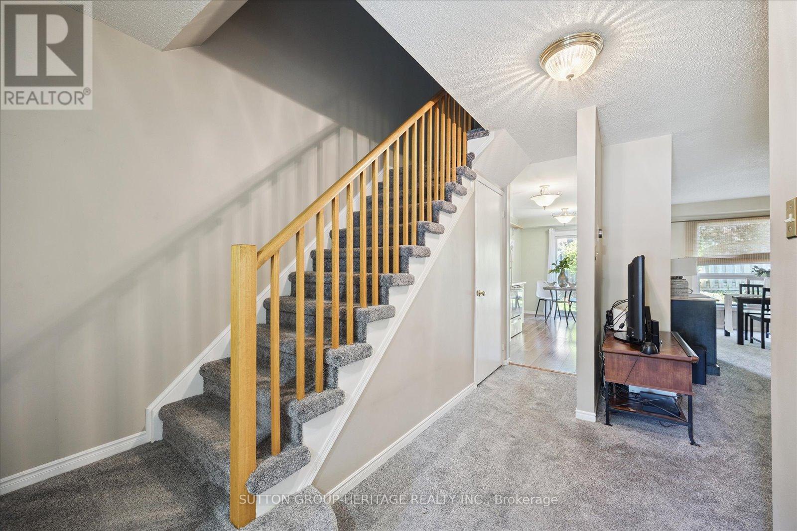 Property at 26 - 10 BASSETT BOULEVARD image 4
