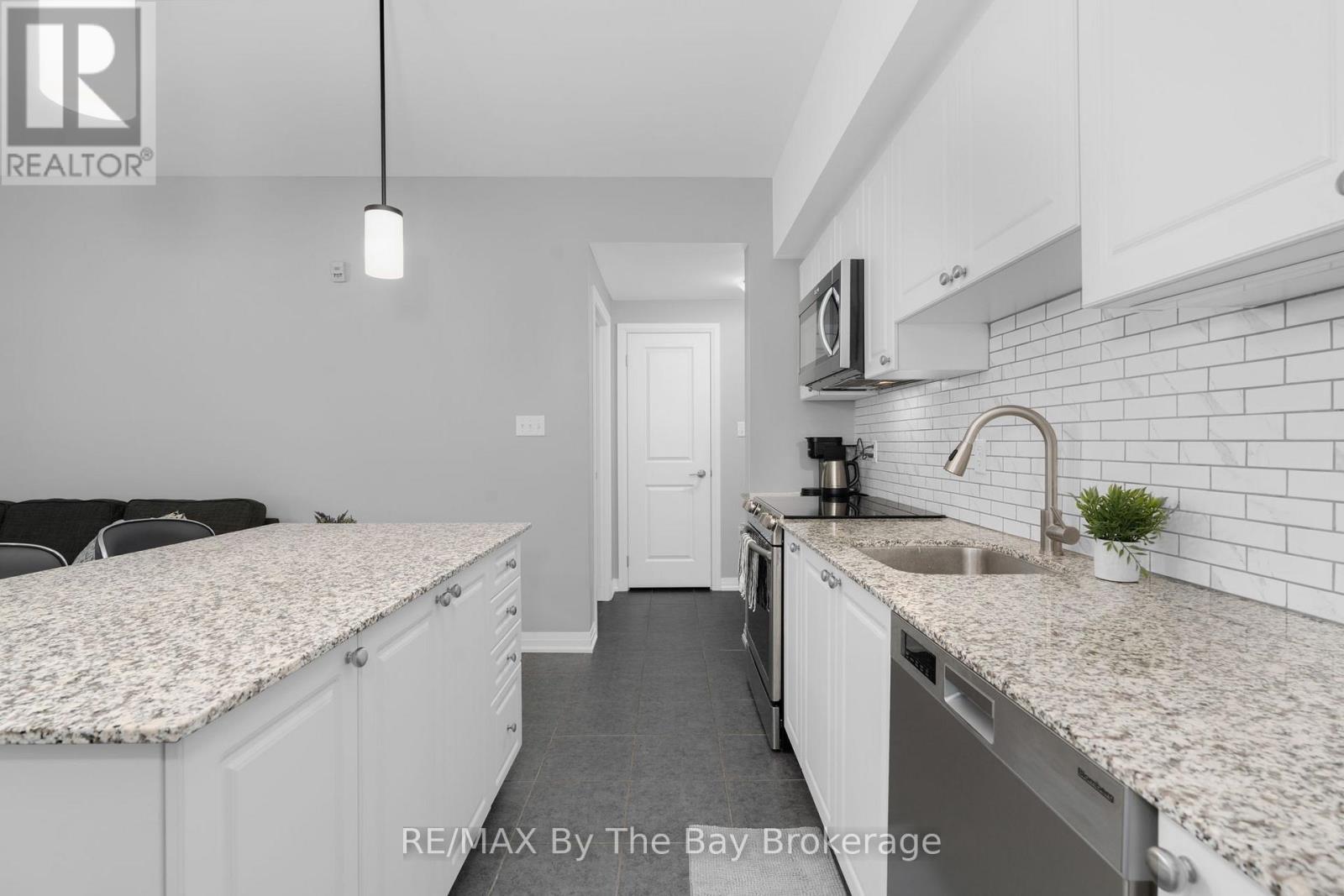 309 - 300 Essa Road, Barrie, Ontario  L9J 0B9 - Photo 5 - S12339178