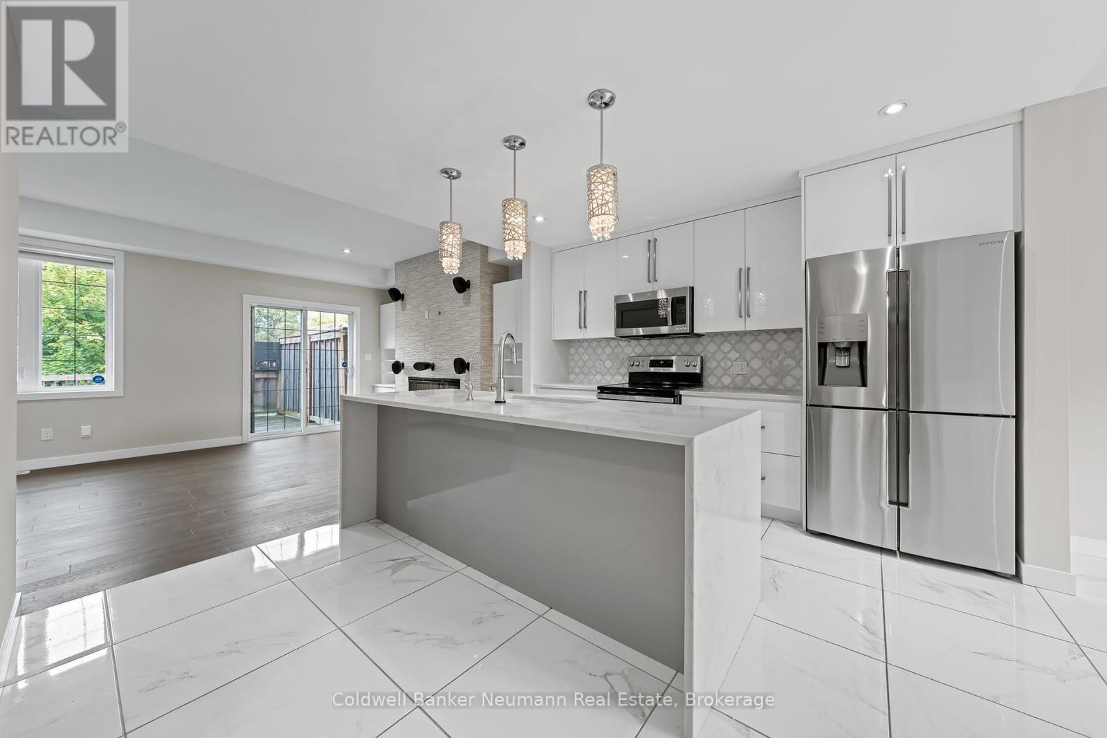 4 - 72 York Road, Guelph, Ontario  N1E 0M3 - Photo 5 - X12339260