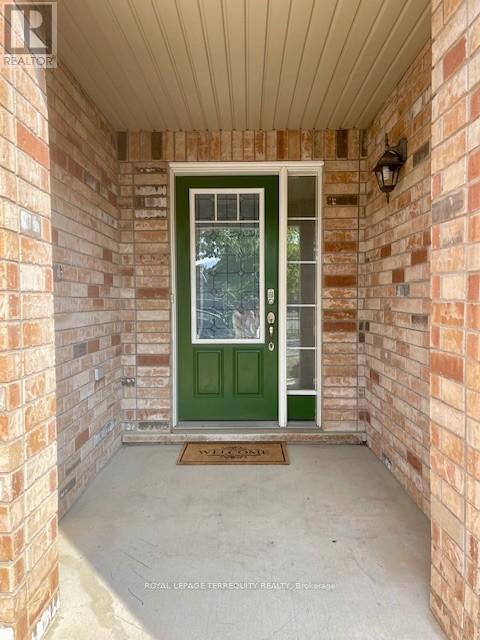11 Signature Lane, Brampton (Northwest Brampton), Ontario  L7A 0T2 - Photo 3 - W12339088
