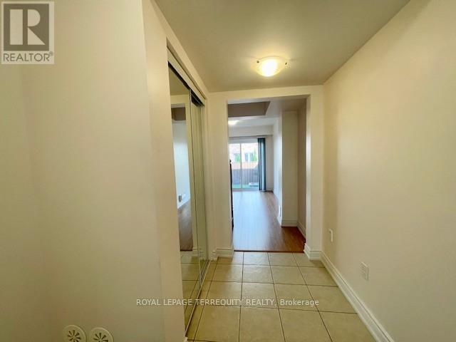 11 Signature Lane, Brampton (Northwest Brampton), Ontario  L7A 0T2 - Photo 5 - W12339088