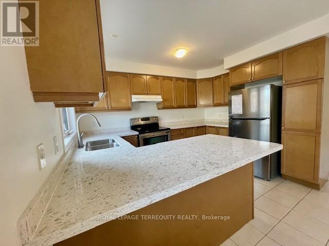 11 Signature Lane, Brampton (Northwest Brampton), Ontario  L7A 0T2 - Photo 9 - W12339088