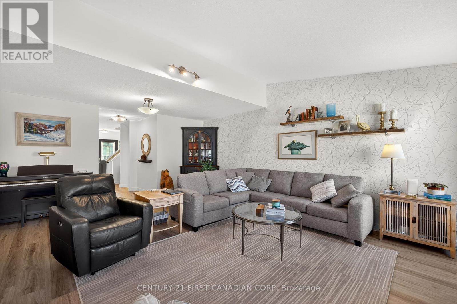 801 North Leaksdale Circle, London South, Ontario  N6M 1L9 - Photo 11 - X12339237
