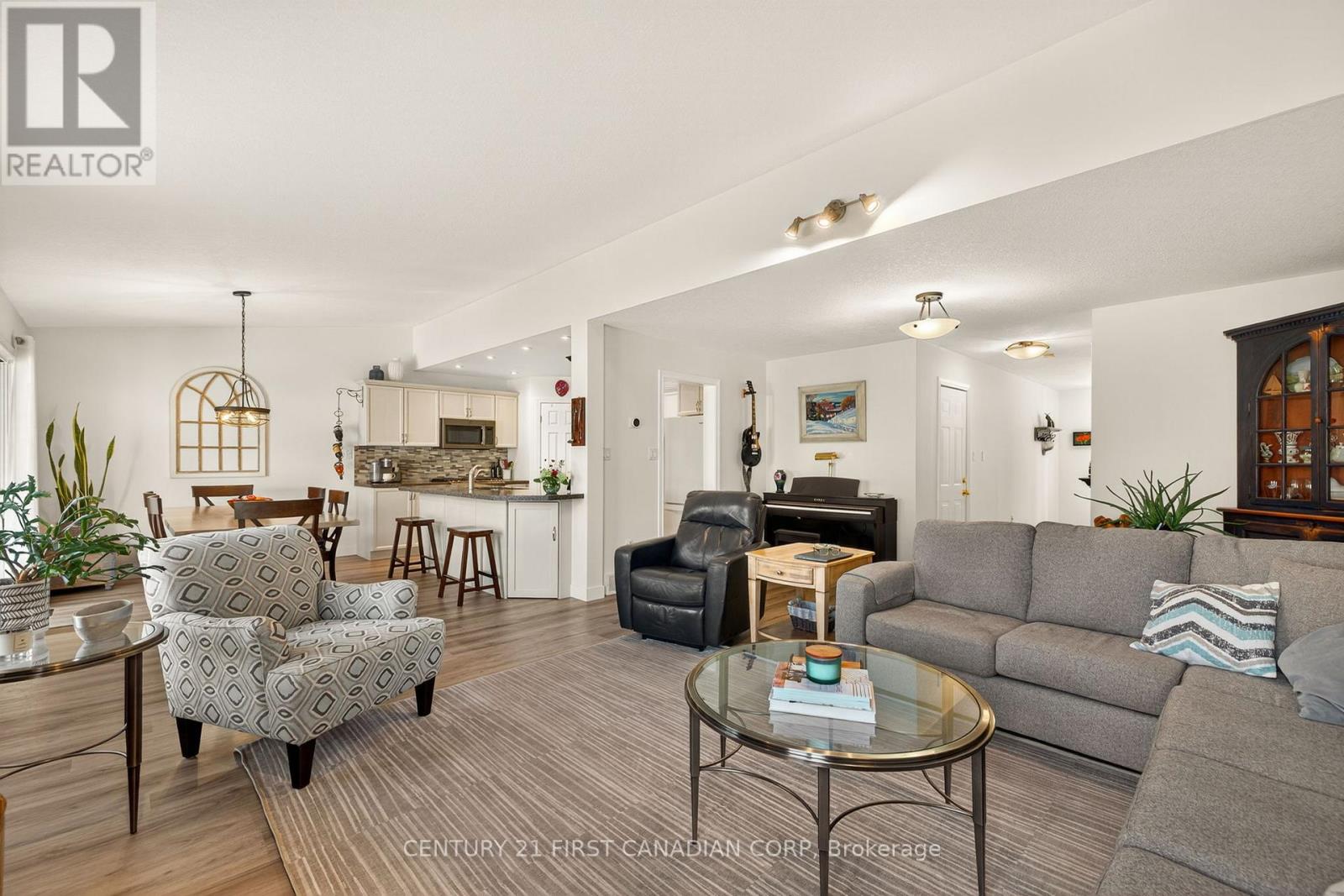 801 North Leaksdale Circle, London South, Ontario  N6M 1L9 - Photo 12 - X12339237