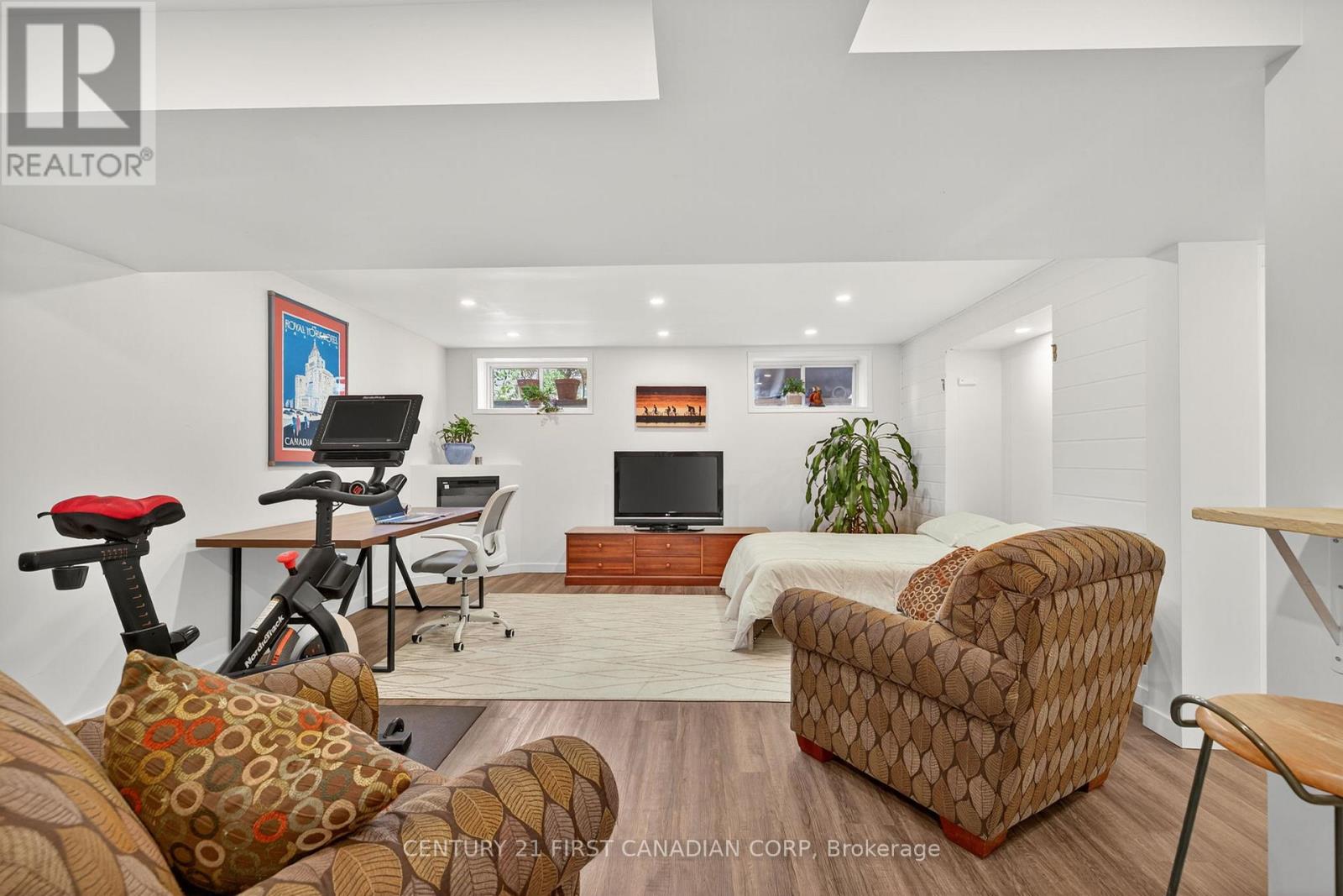 801 North Leaksdale Circle, London South, Ontario  N6M 1L9 - Photo 38 - X12339237