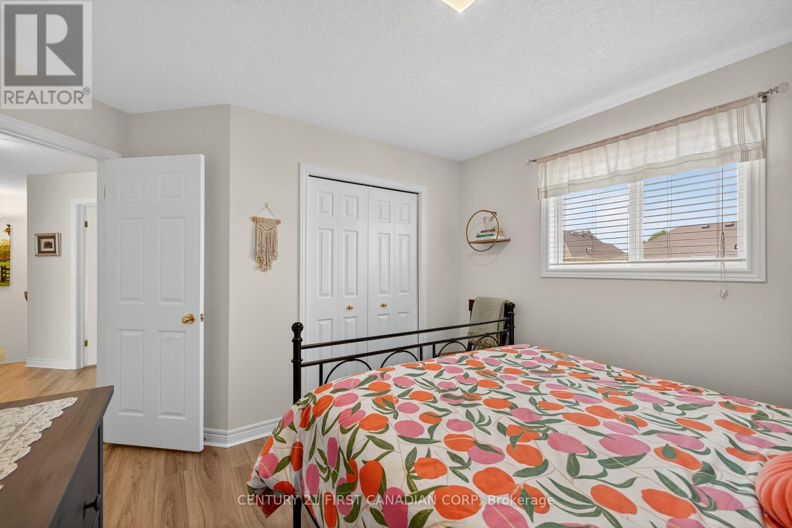 801 North Leaksdale Circle, London South, Ontario  N6M 1L9 - Photo 35 - X12339237