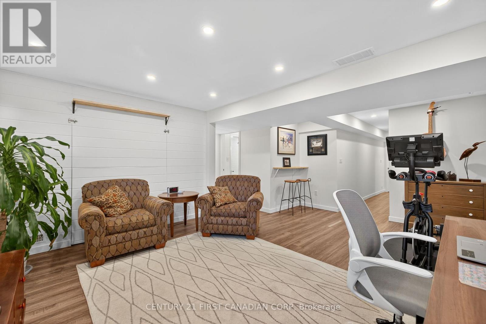 801 North Leaksdale Circle, London South, Ontario  N6M 1L9 - Photo 40 - X12339237