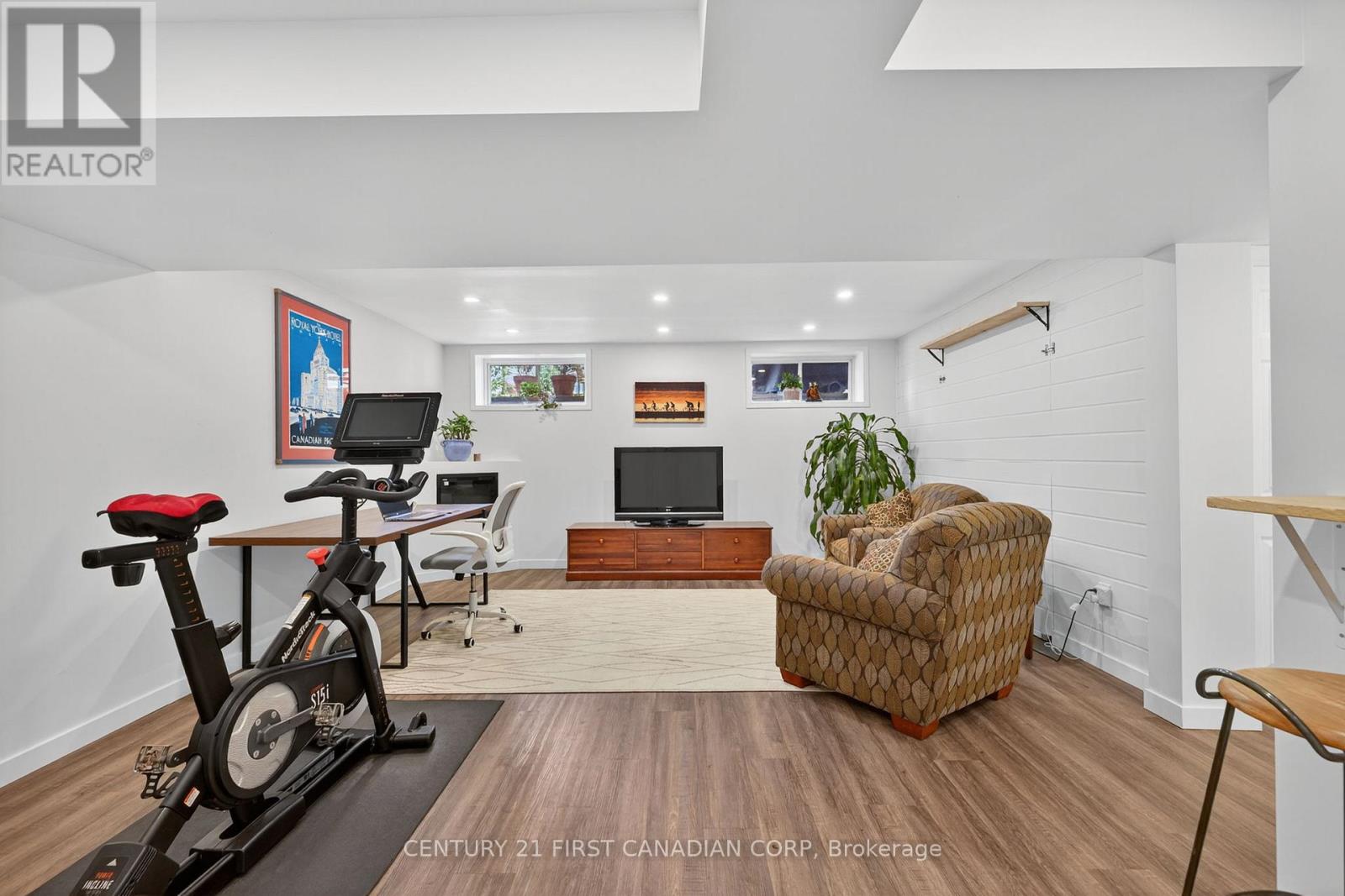 801 North Leaksdale Circle, London South, Ontario  N6M 1L9 - Photo 41 - X12339237