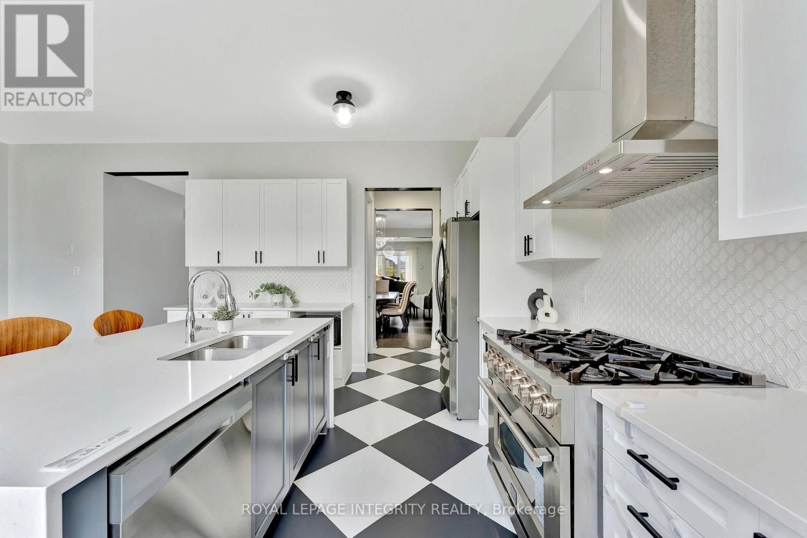 11 Ascari Road, Ottawa, Ontario  K4M 0M6 - Photo 10 - X12277531