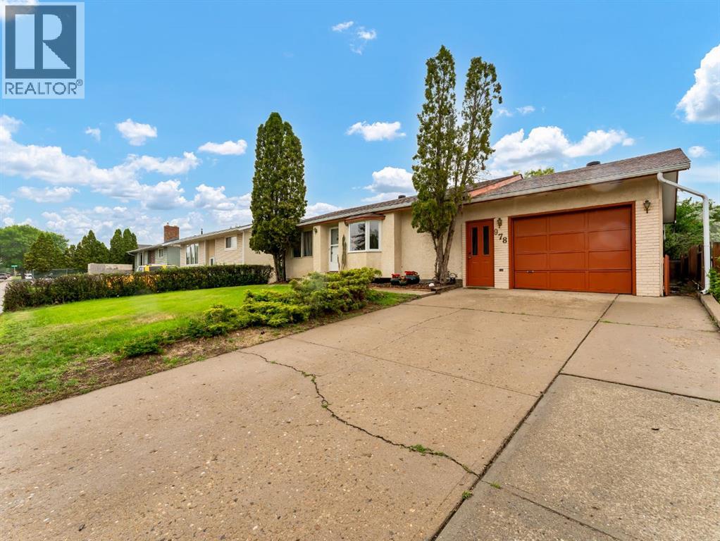Property at 978 20 Street NE image 2