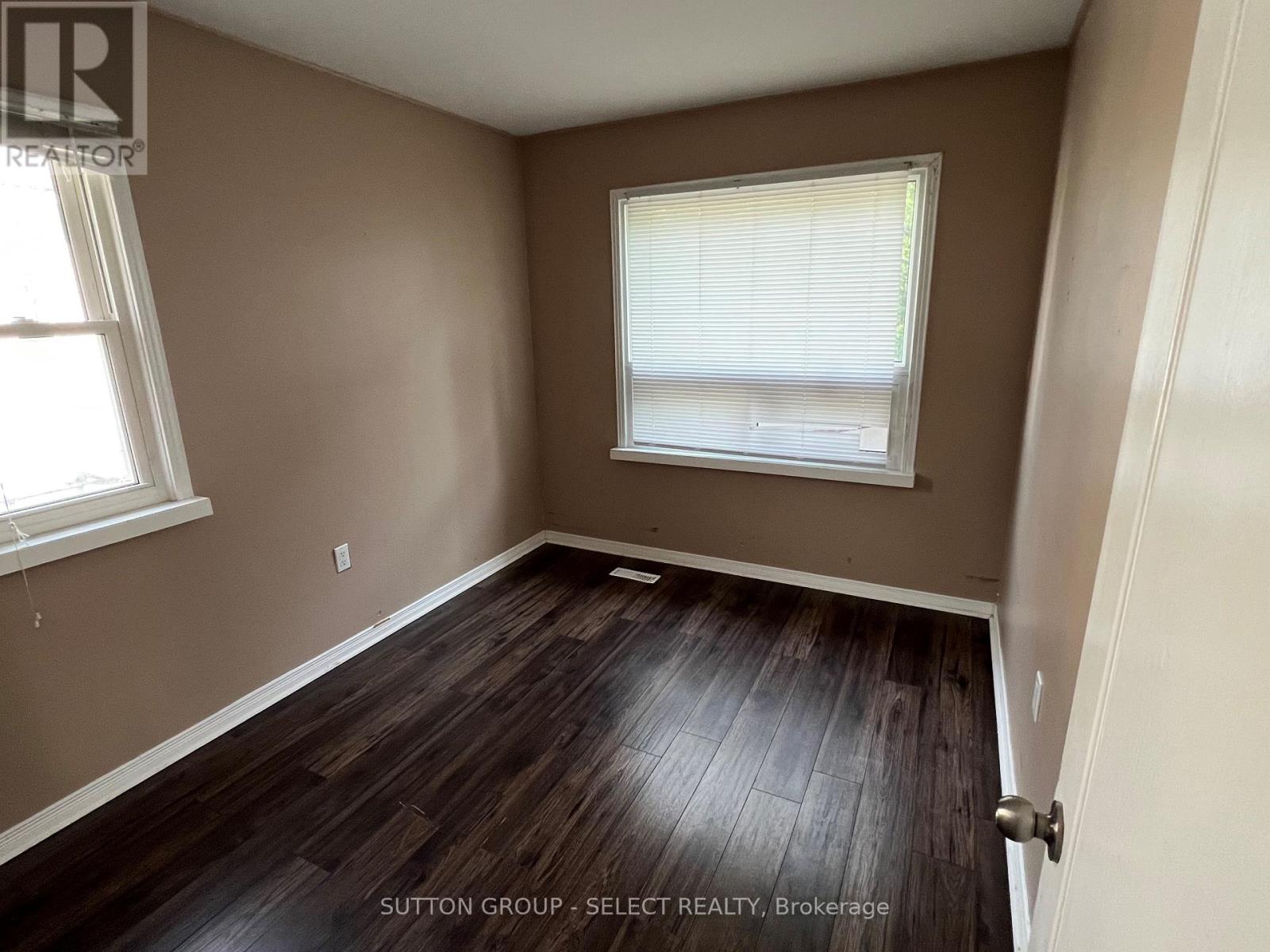 20 Saunby Street, London North, Ontario  N6G 1A3 - Photo 6 - X12339353