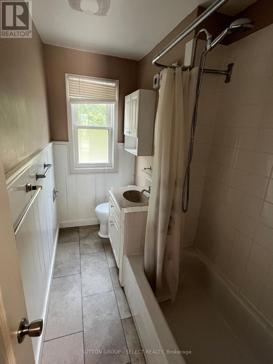 20 Saunby Street, London North, Ontario  N6G 1A3 - Photo 8 - X12339353