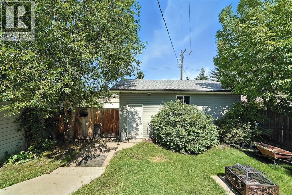 Property at 5822 59A Street image 2
