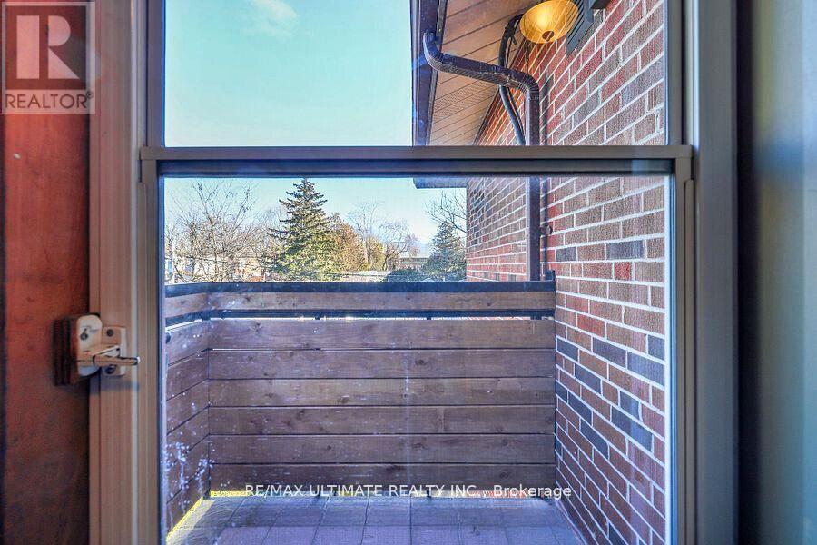 745 Coxwell Avenue, Toronto, Ontario  M4C 3C5 - Photo 19 - E12339257