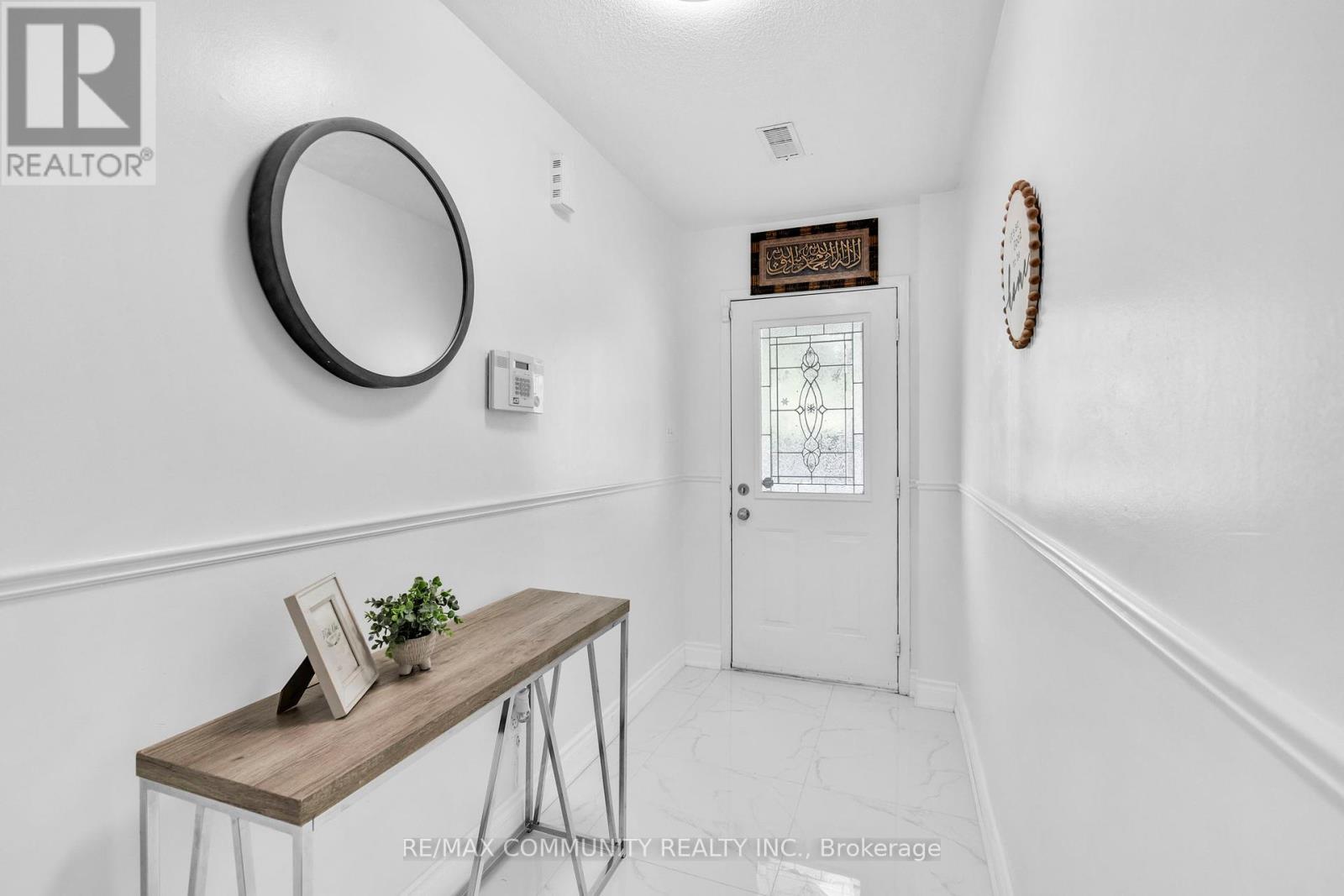 49 Mcgonigal Lane, Ajax, Ontario  L1T 4H1 - Photo 6 - E12339334