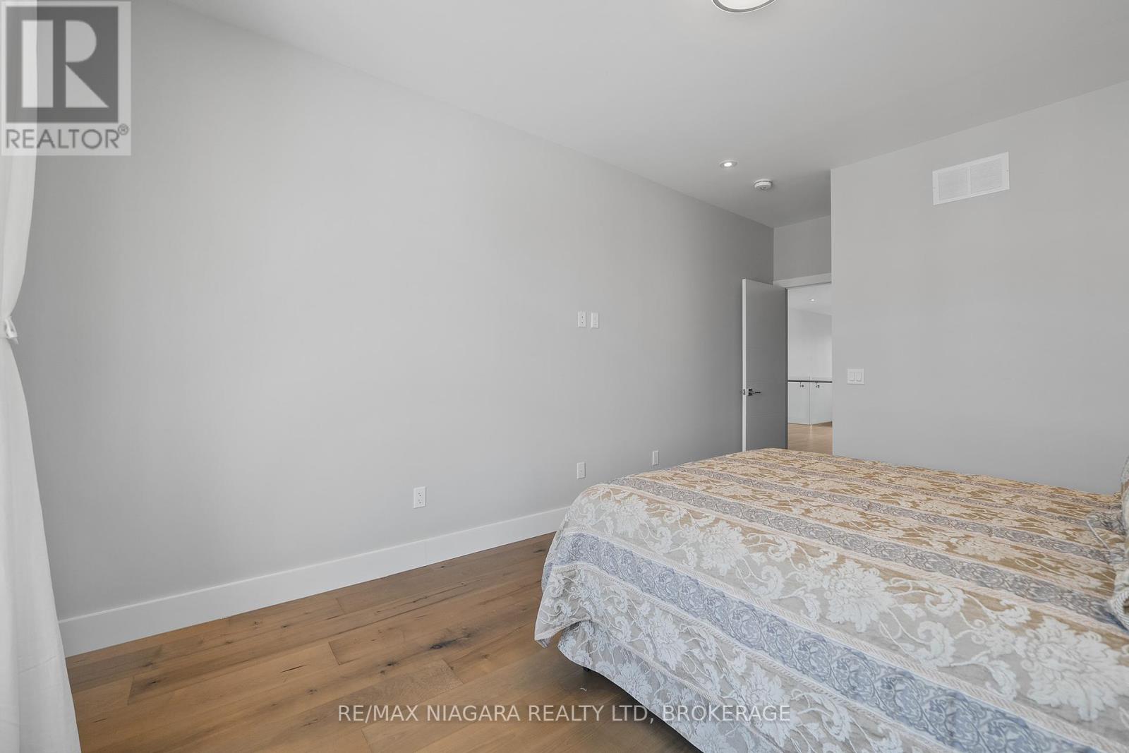 90 Millpond Road, Niagara-On-The-Lake, Ontario  L0S 1J1 - Photo 33 - X12339430