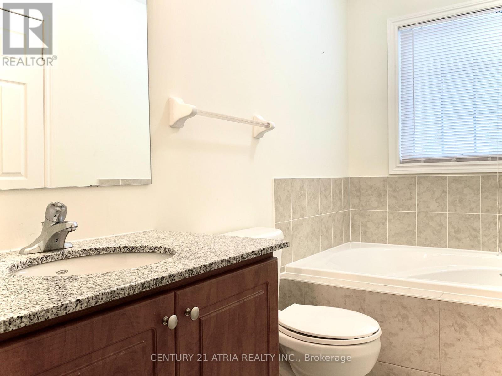 472 Roy Rainey Avenue, Markham, Ontario  L6E 2H6 - Photo 14 - N12339320