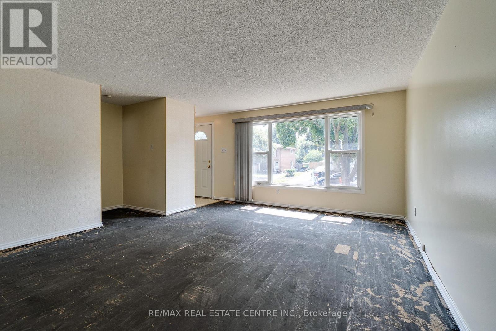 Property at 5 THE GREENWAY image 3