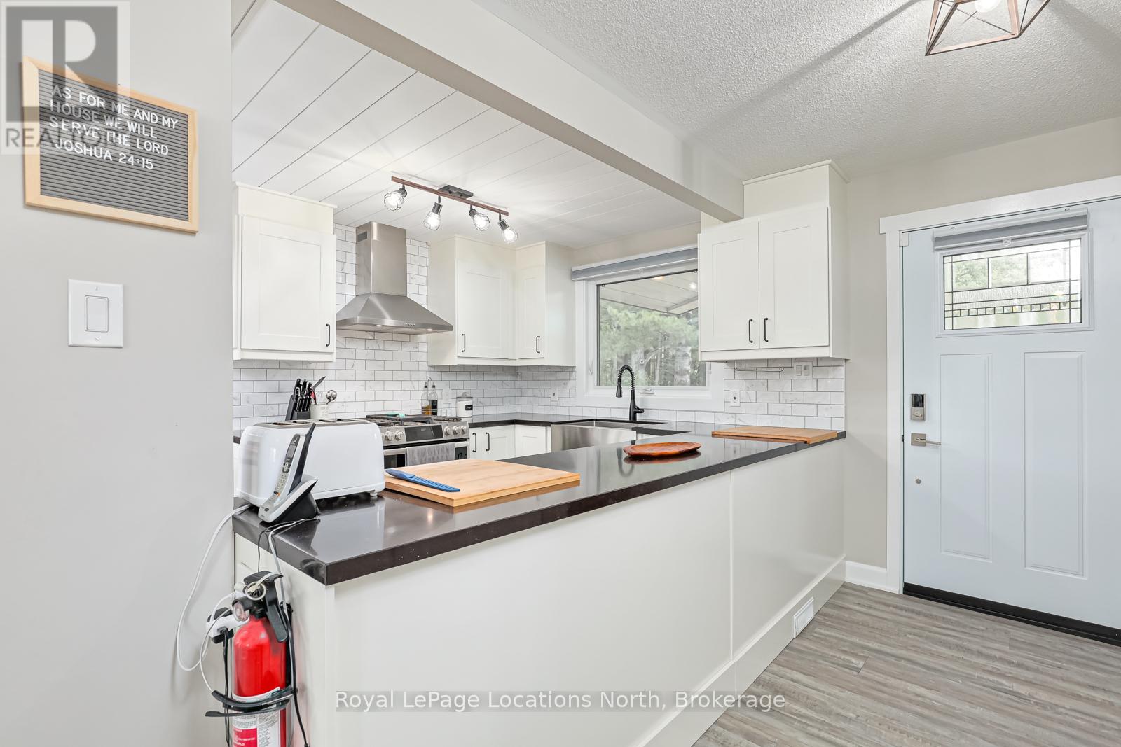 1628 River Road W, Wasaga Beach, Ontario  L9Z 2S3 - Photo 12 - S12339411